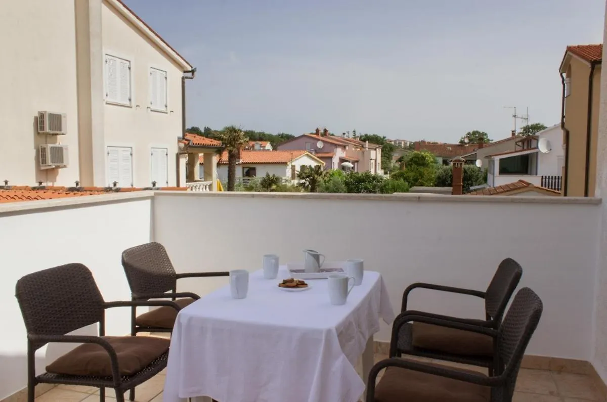 Apartments With A Parking Space Medulin - 7295 Croatia