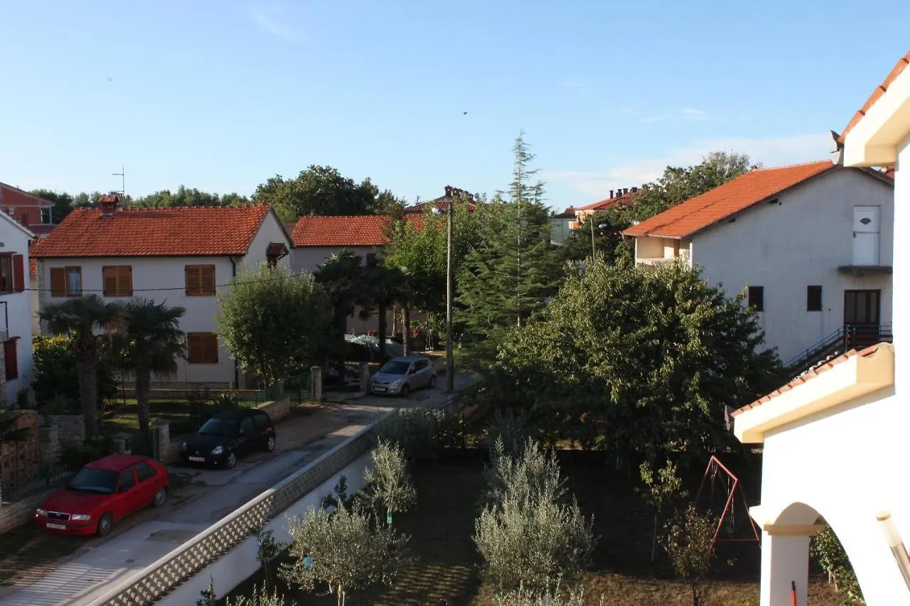 Apartments With A Parking Space Medulin - 7295 Croatia